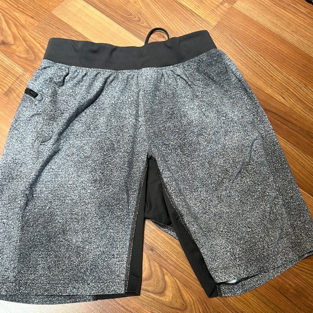 Lululemon shorts size small